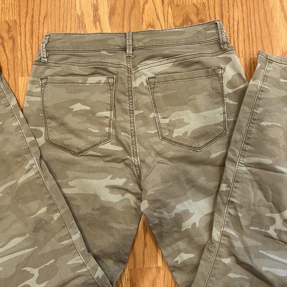 Jeans - Picture 3 of 5